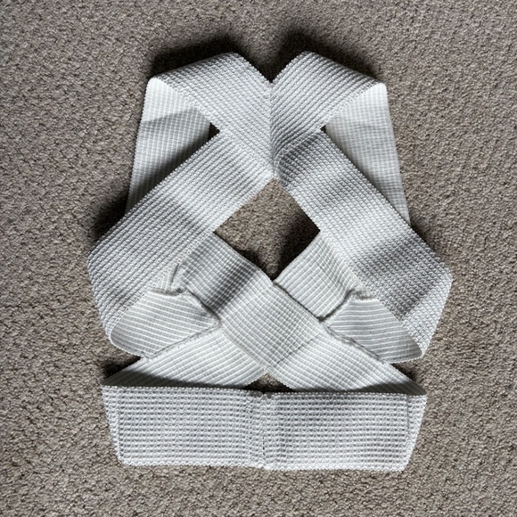 Forever 21 wrap around stretch bandage crop top white Medium - Picture 5 of 10